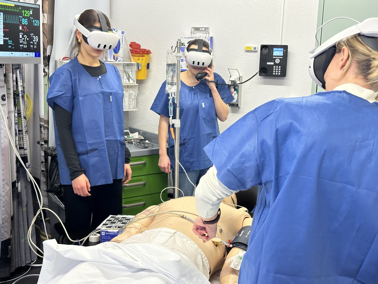 ARAISE — Simulationstraining mit Mixed-Reality-Headsets im klinischen Umfeld